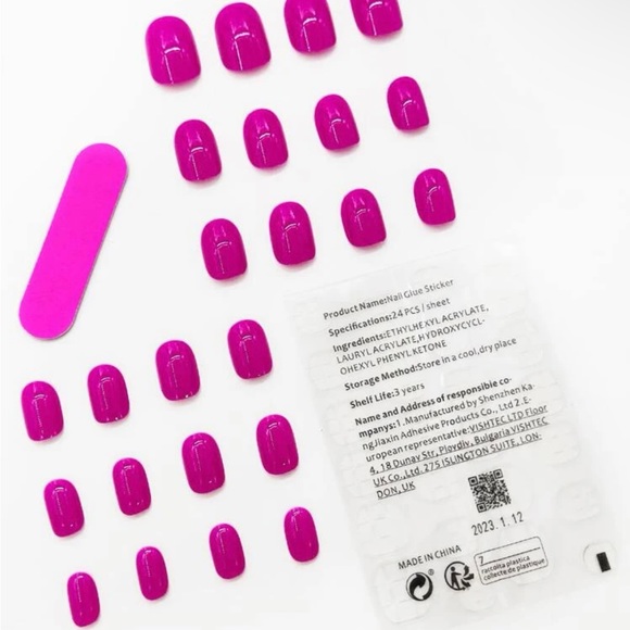 Solid short, pink set press on nails - Picture 3 of 3